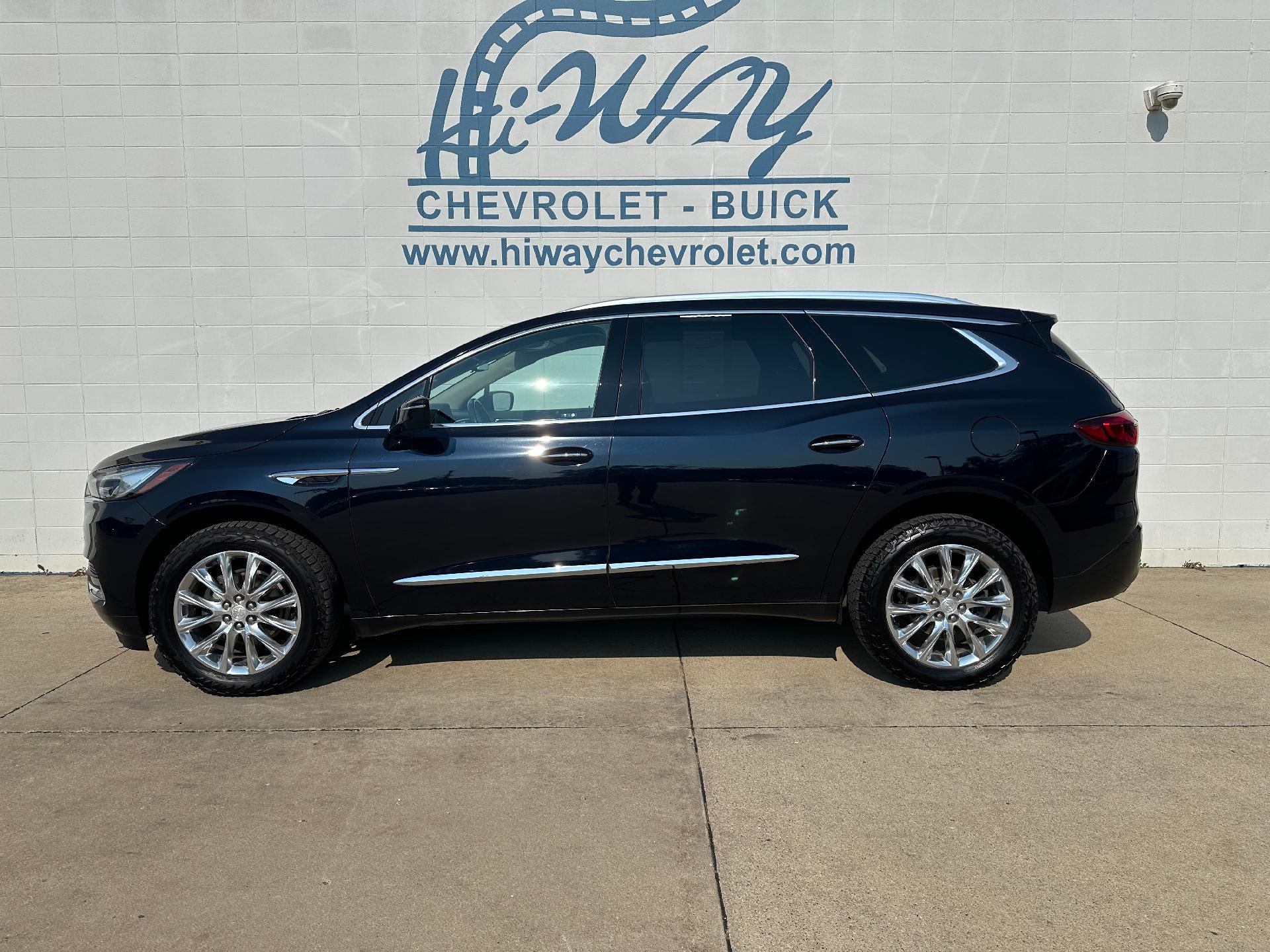 2020 Buick Enclave Premium in Includes Pitch Dark Night Lower Exterior Accent Color.) — front three-quarter view