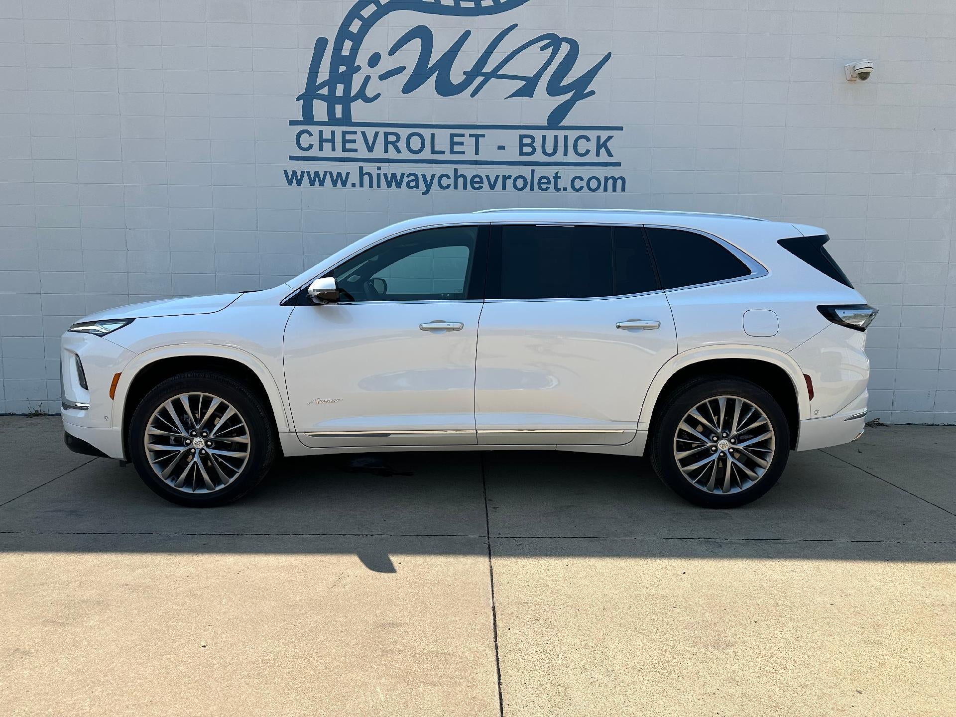 2025 Buick Enclave Avenir in White Frost Tricoat — front three-quarter view
