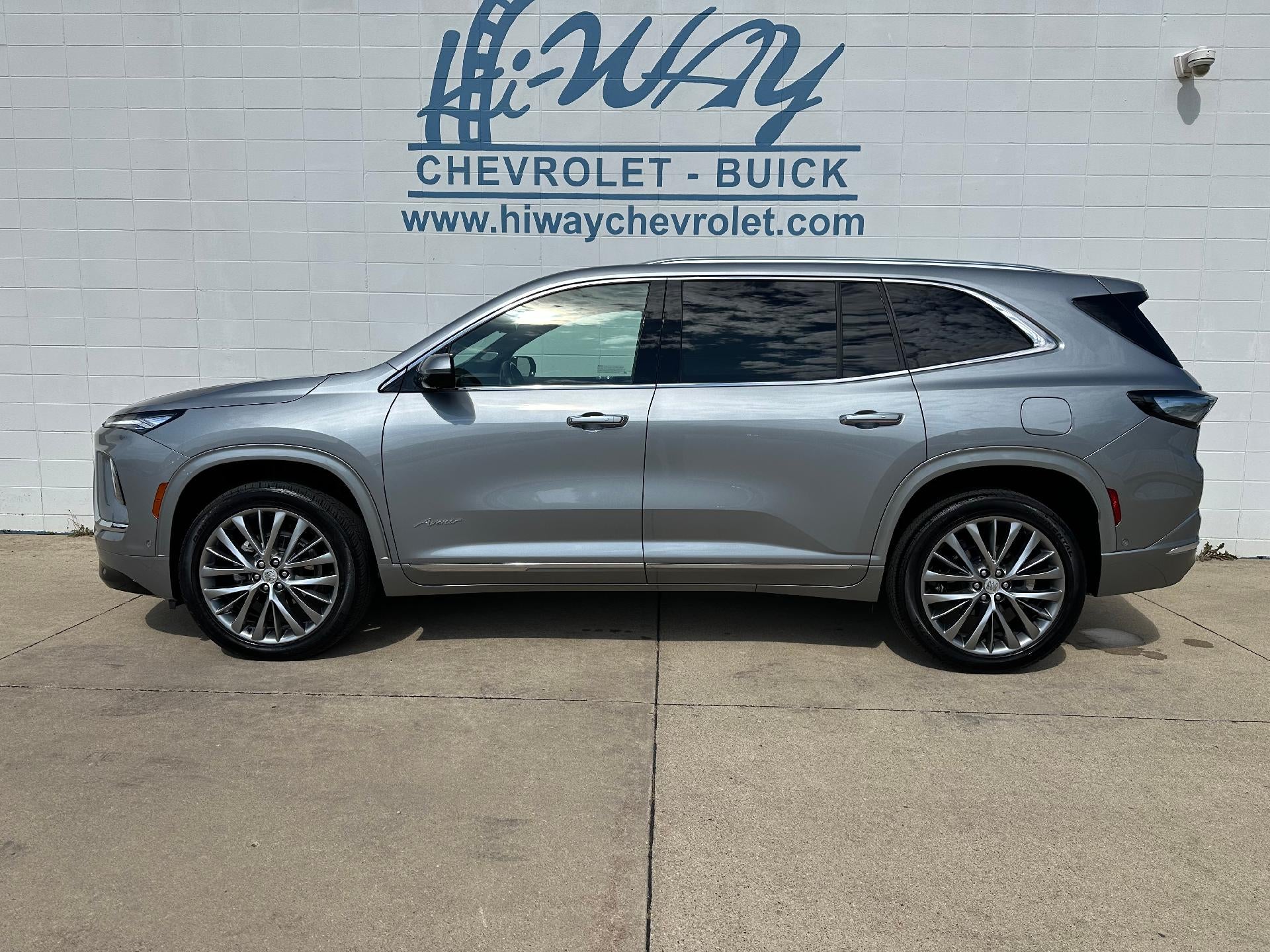 2025 Buick Enclave Avenir in Moonstone Gray Metallic — front three-quarter view